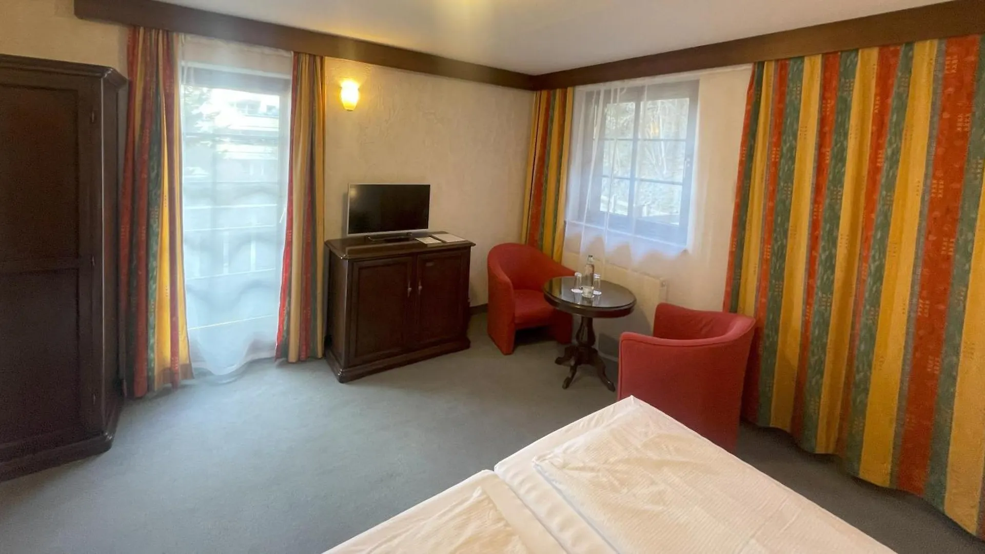 Hotel Batzenhaeusl Innsbruck 4*,